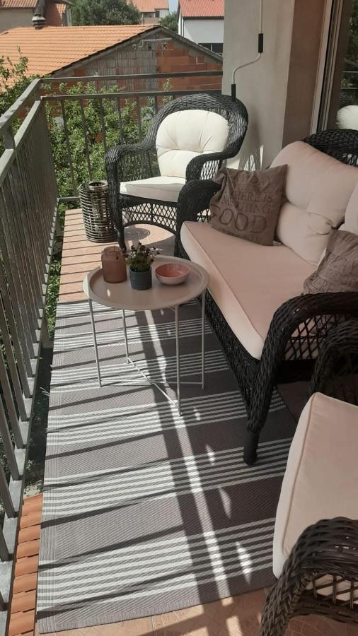 Apartman Debora Sa Privatnim Bazenom Pula Exterior photo