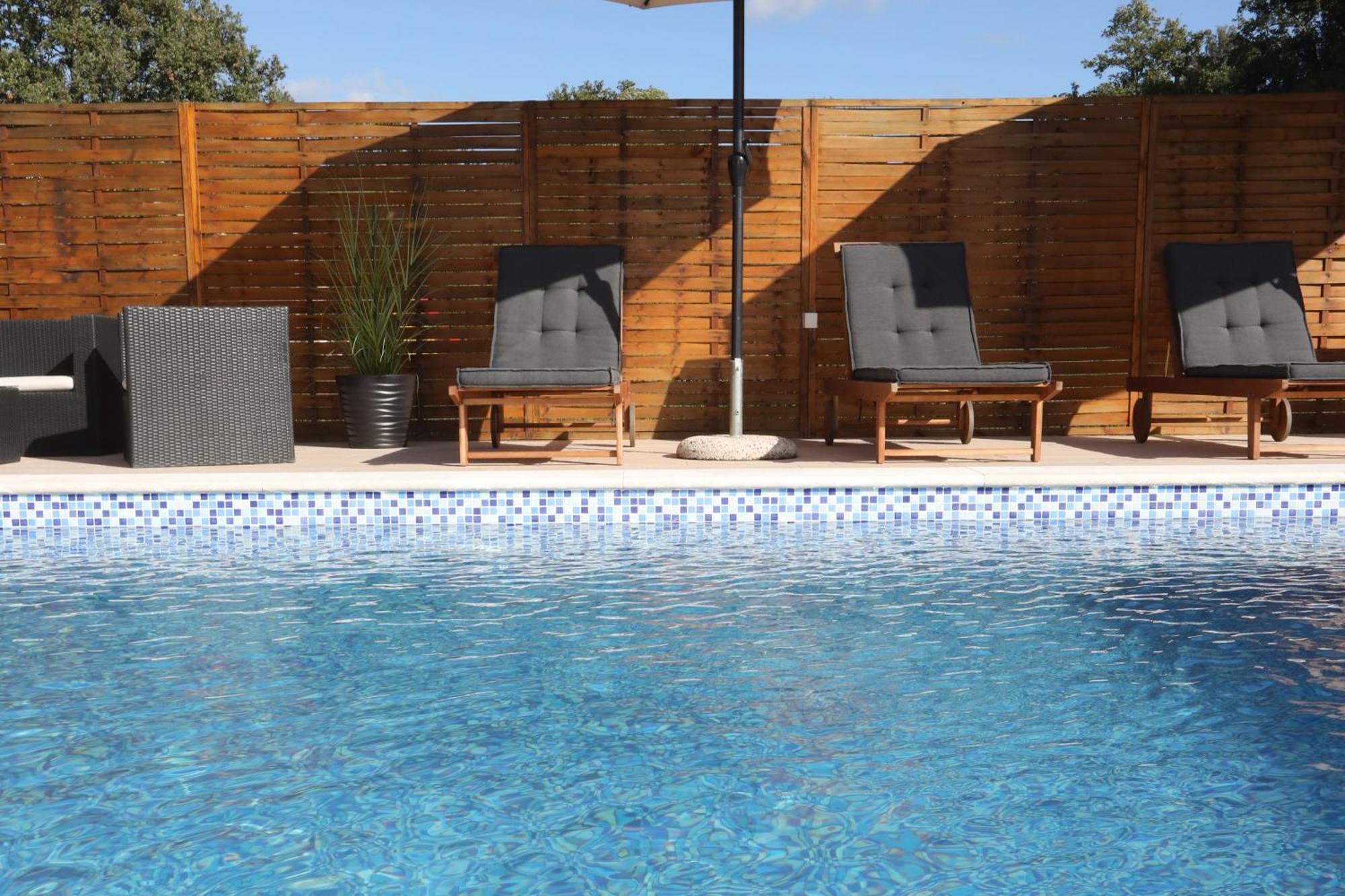 Apartman Debora Sa Privatnim Bazenom Pula Exterior photo