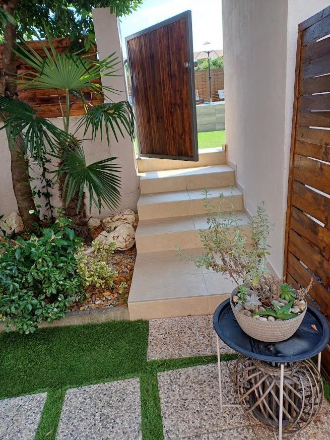 Apartman Debora Sa Privatnim Bazenom Pula Exterior photo