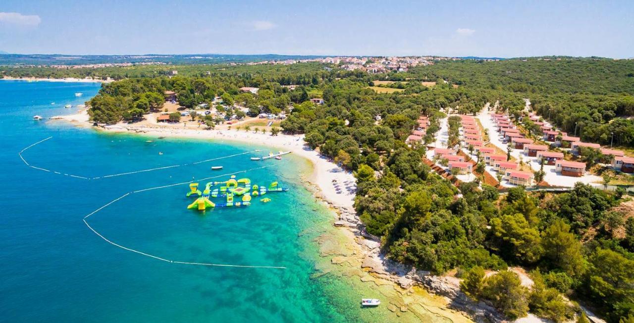 Apartman Debora Sa Privatnim Bazenom Pula Exterior photo