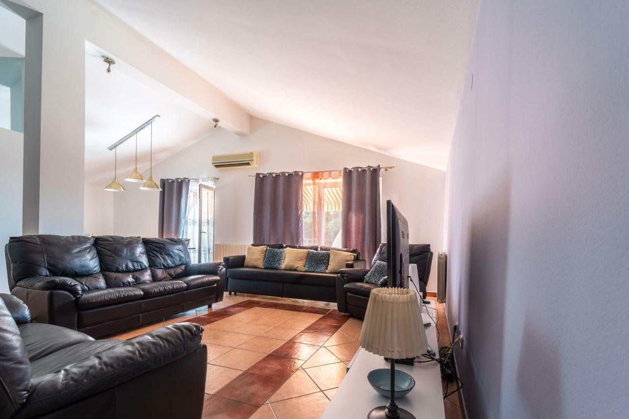 Apartman Debora Sa Privatnim Bazenom Pula Exterior photo